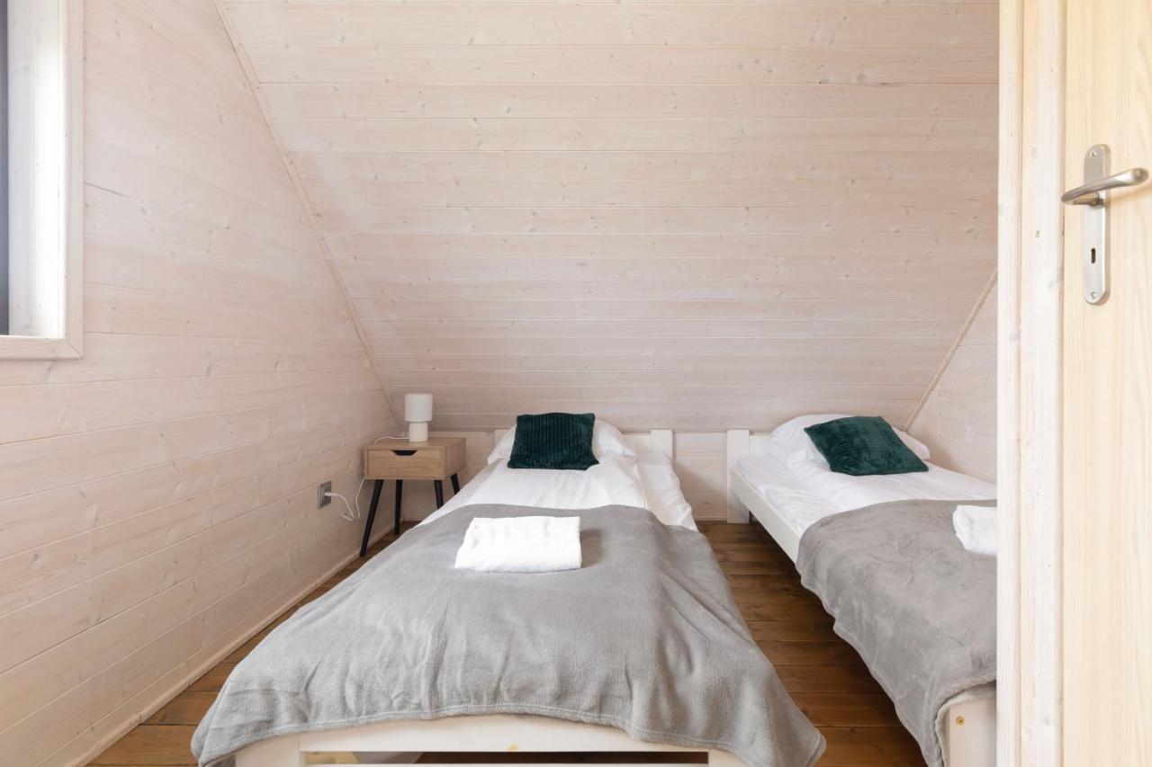 Strzezenice Domek Wakacyjny By Noclegi Renters Bagian luar foto